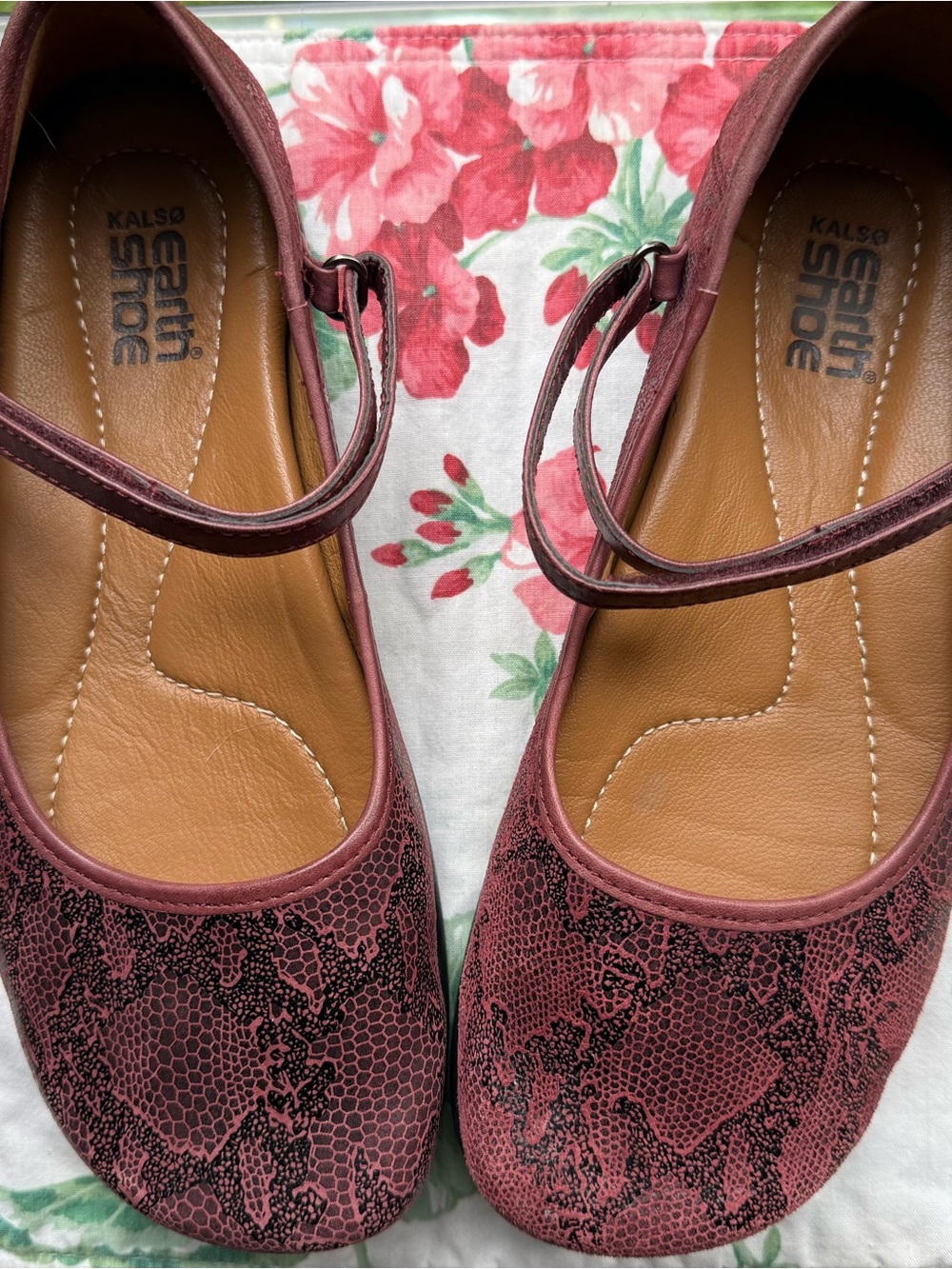 Earth Shoe Kalso Burgundy Snake-Print Mary Jane Flats